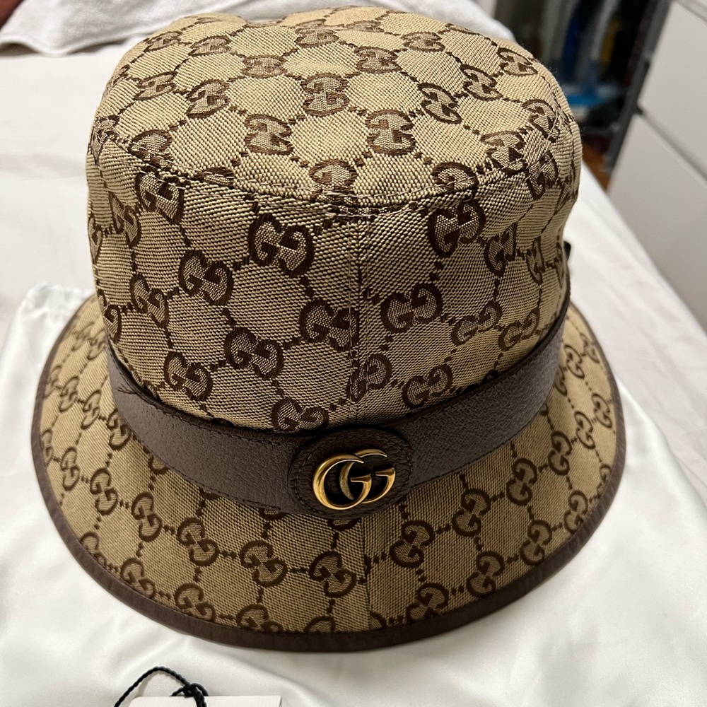 Gucci bucket hat
